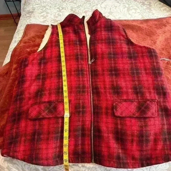 Maurices women’s black and red buffalo sleeveless plaid vest sherpa lining 1x - Picture 5 of 11